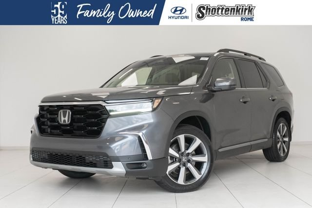 2023 Honda Pilot Touring 2WD's photo