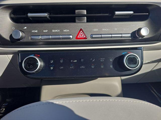 New 2026 Black Hyundai SEL Premium AWD image 18