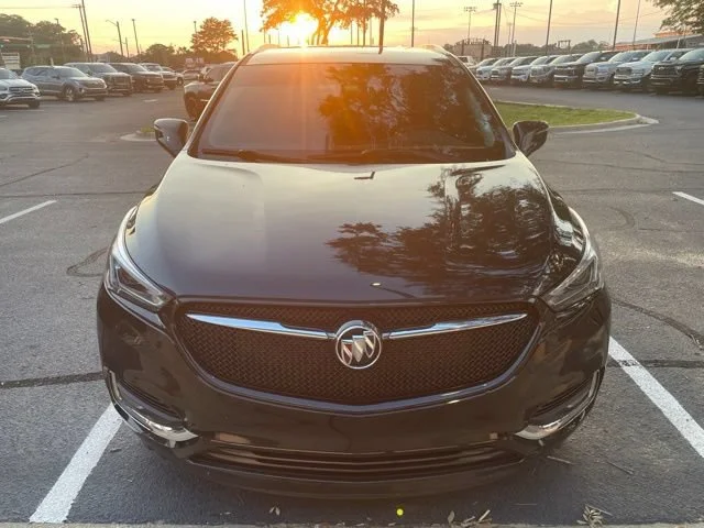 Used 2020 Includes Spectra Gray lower exterior accent color.) Buick Essence image 2
