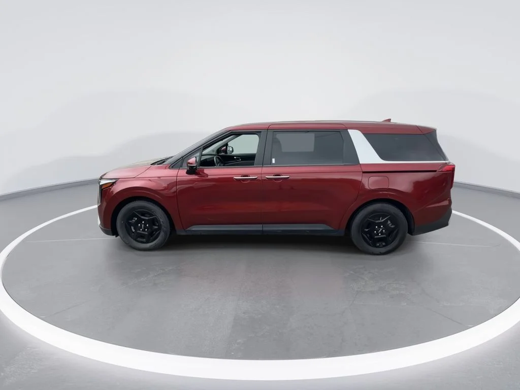 Used 2025 Red Kia LXS image 5