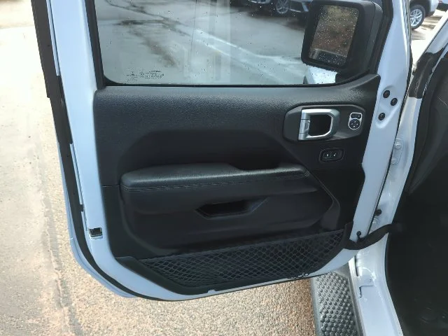 Used 2020 White Jeep Unlimited Sahara Altitude image 17