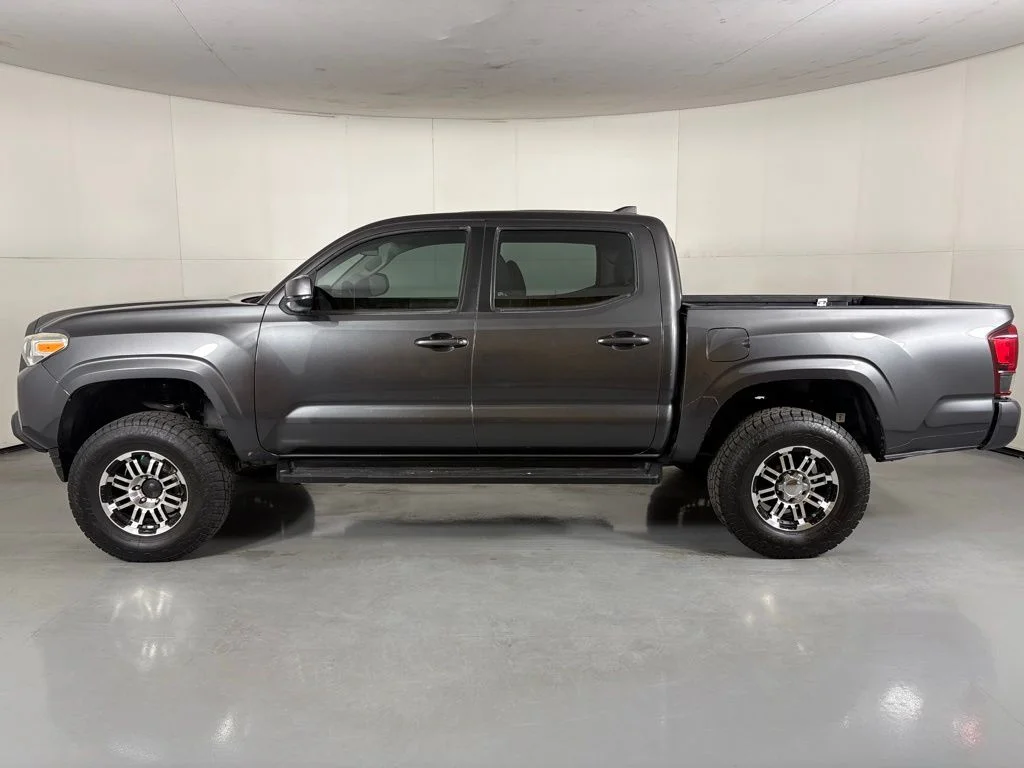 Used 2018 Gray Toyota SR image 5