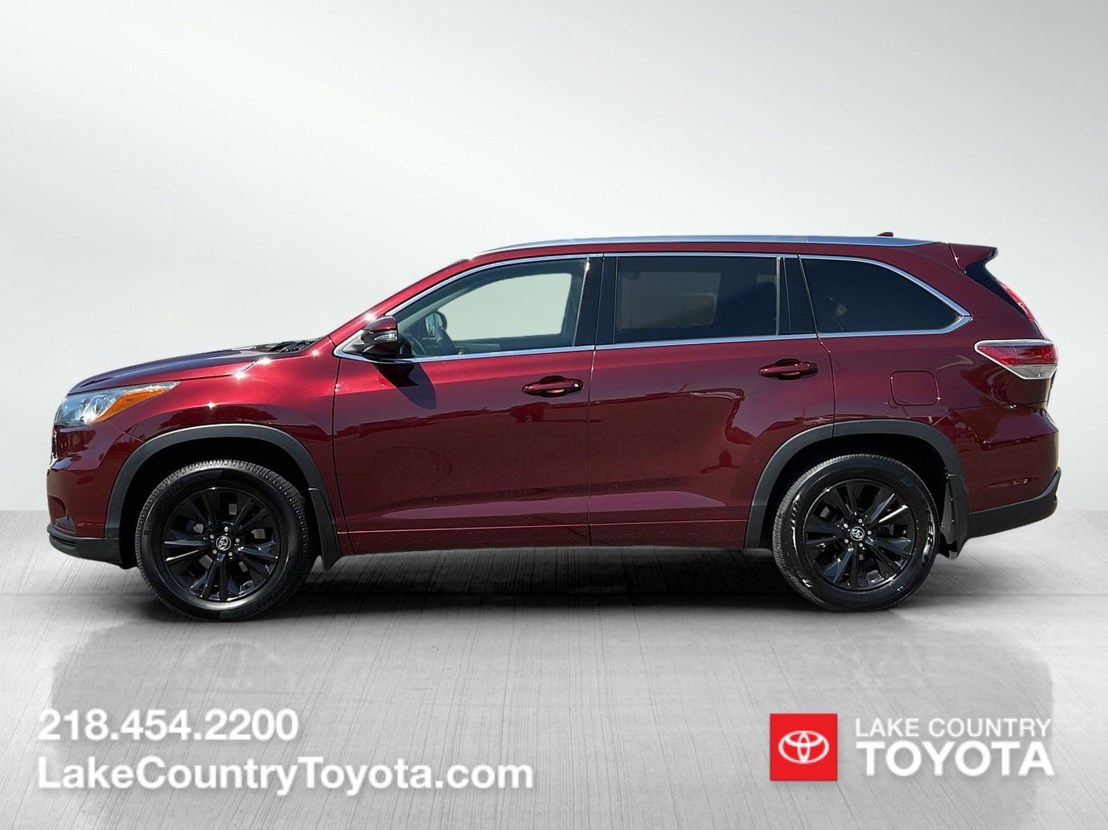 Used 2016 Toyota Highlander XLE with VIN 5TDJKRFH7GS278787 for sale in Brainerd, Minnesota