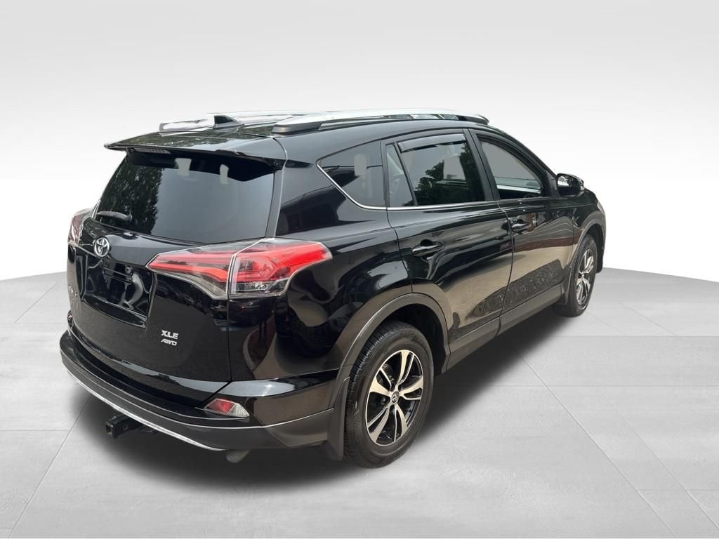 Used 2016 Black Toyota XLE image 11
