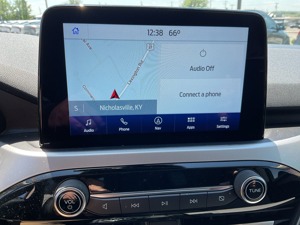 Used 2020 Magnetic Metallic Ford SE image 24