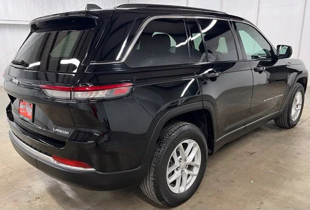 Used 2024 Black Jeep Laredo X image 6