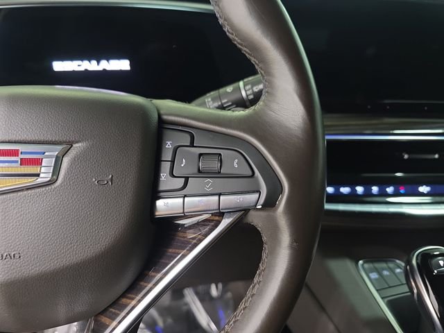 Used 2021 White Cadillac Sport image 18