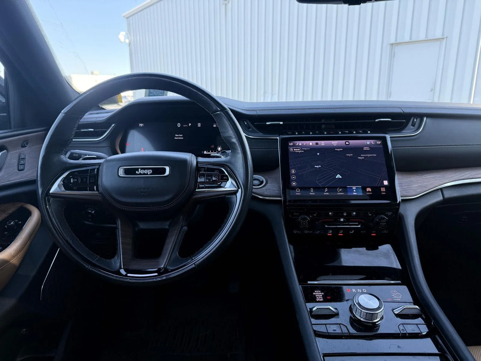 Used 2023 SILVER ZYNITH Jeep SUMMIT image 9