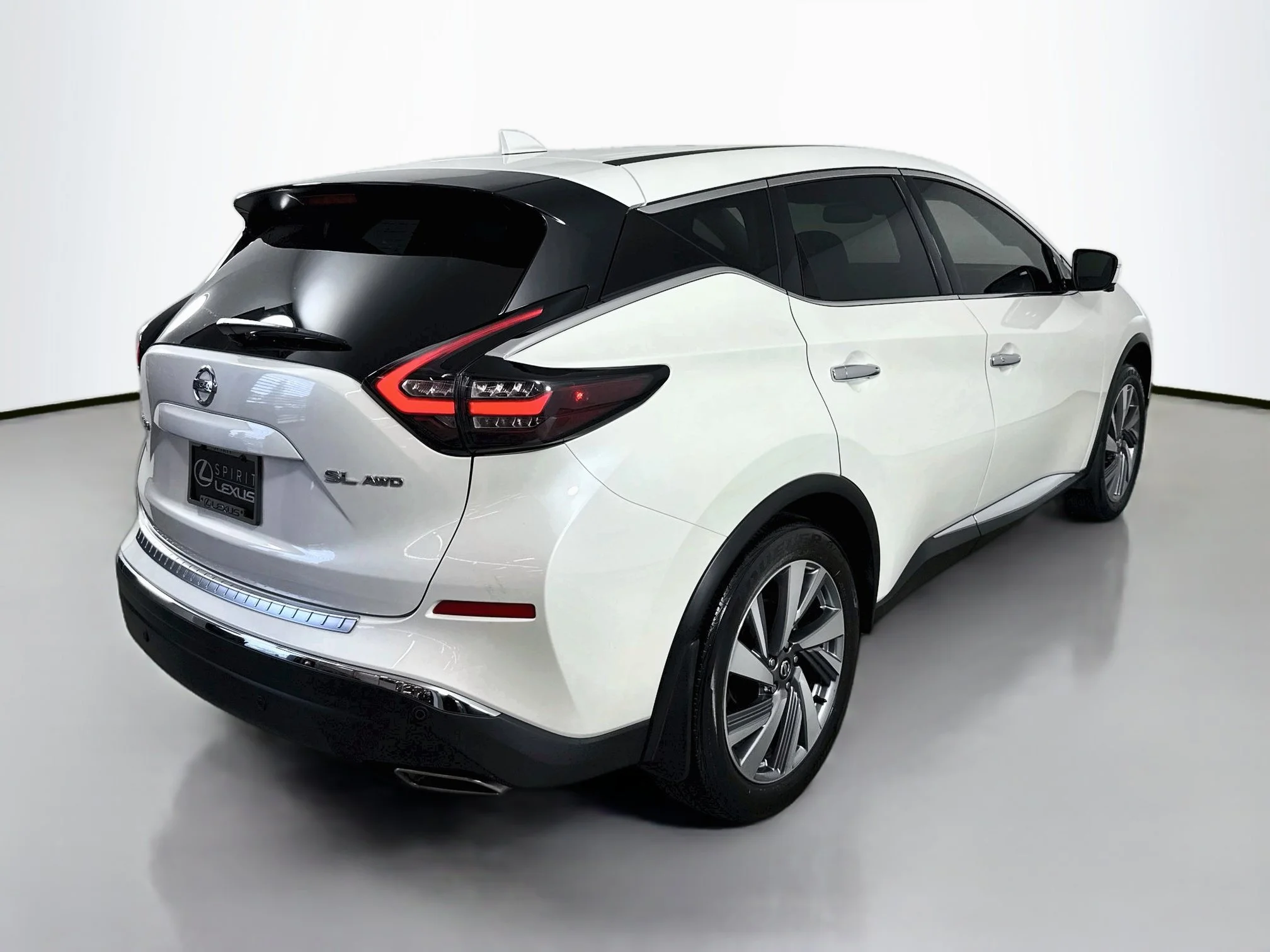 Used 2021 Pearl White Tricoat Nissan SL image 7
