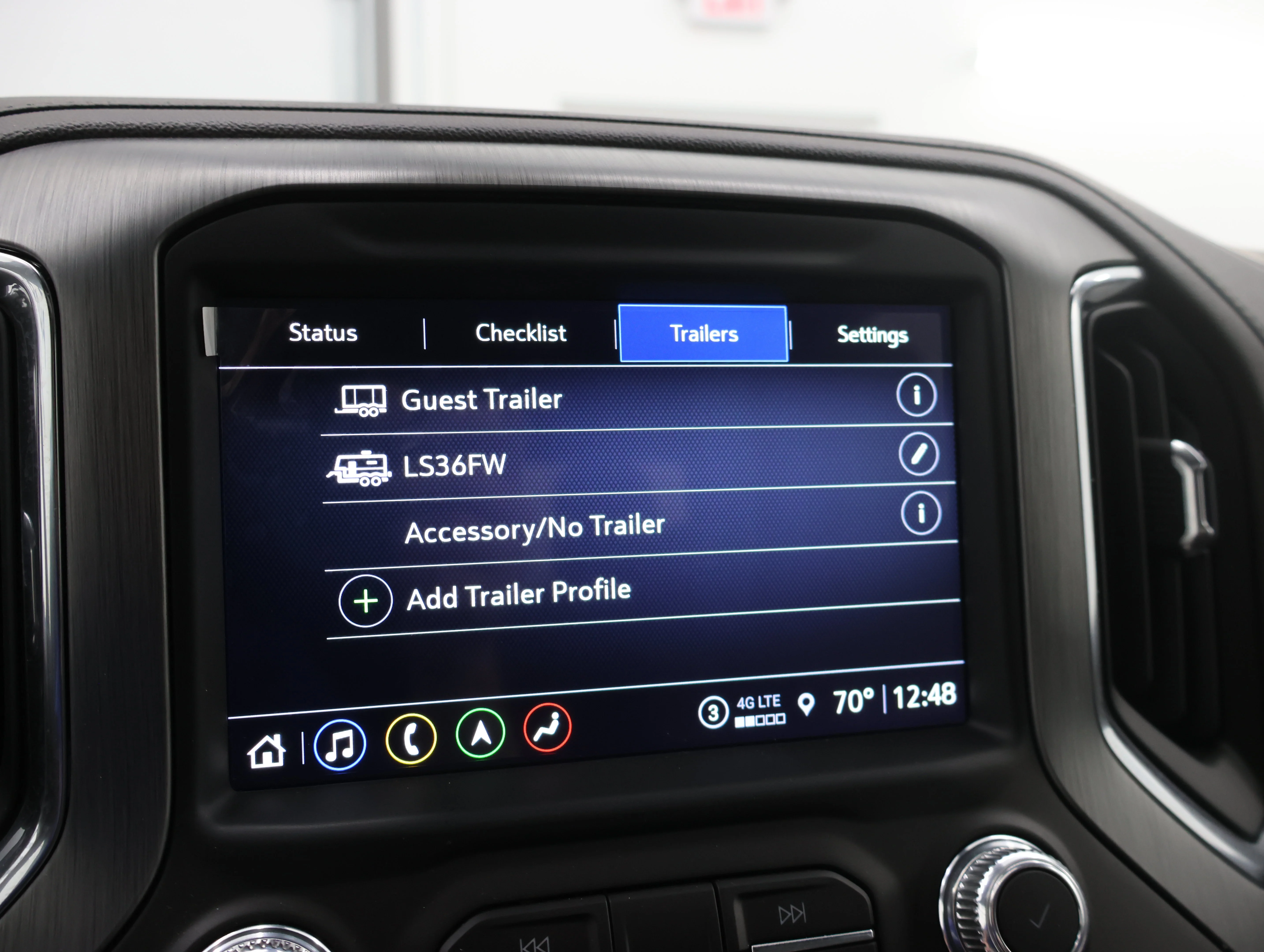 Used 2022 White Frost Tricoat GMC Denali image 76