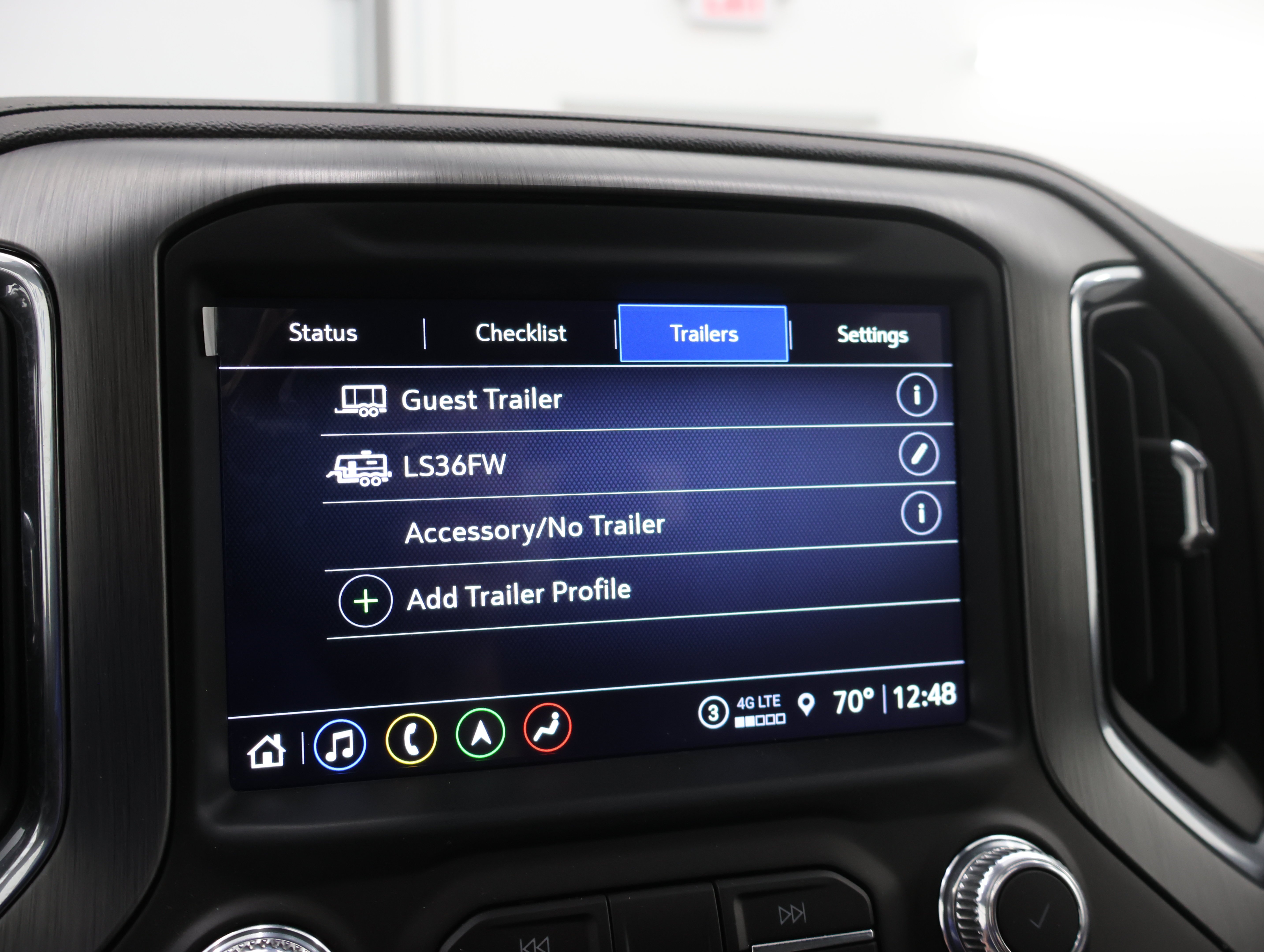 Used 2022 White Frost Tricoat GMC 4x4 Crew Cab Denali DRW: CREW-LONG-DRW-DENALI ULTIMATE-NAV-MOON-360 CAM-DIESEL-1 OWNER image 76