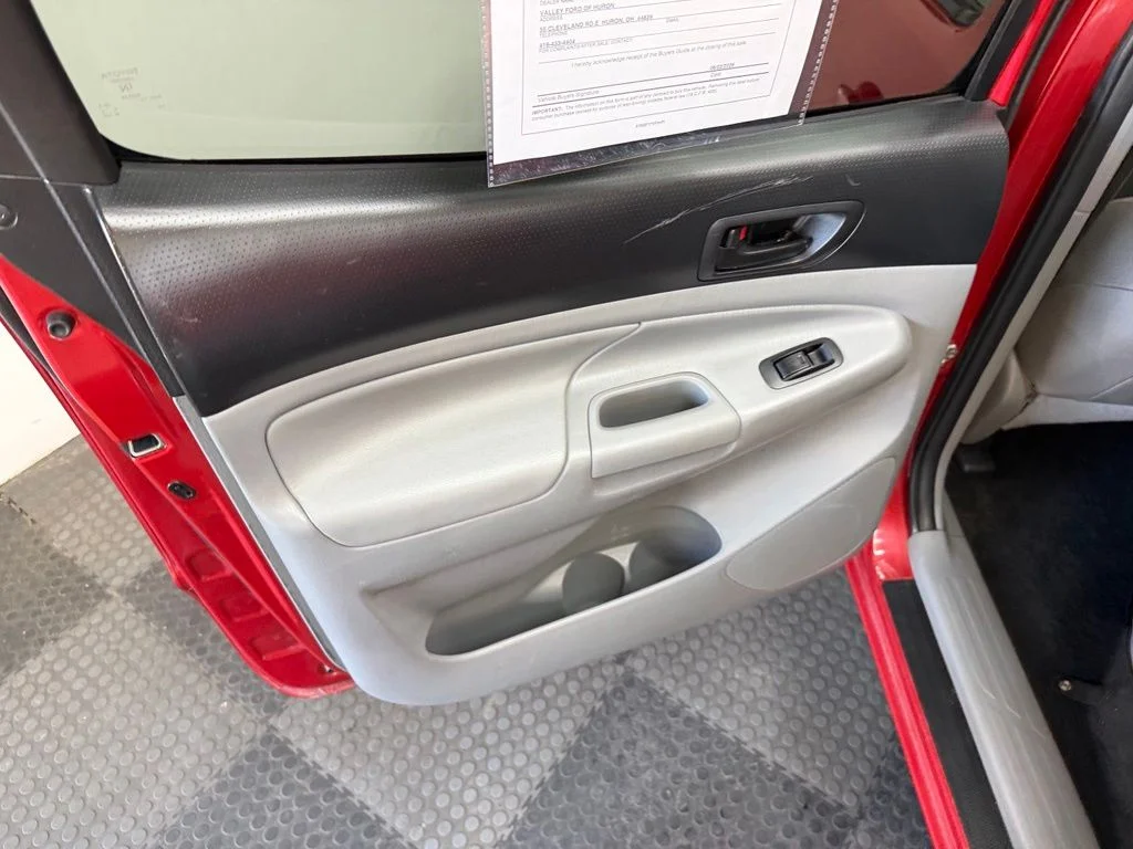 Used 2014 Barcelona Red Metallic Toyota Base image 30