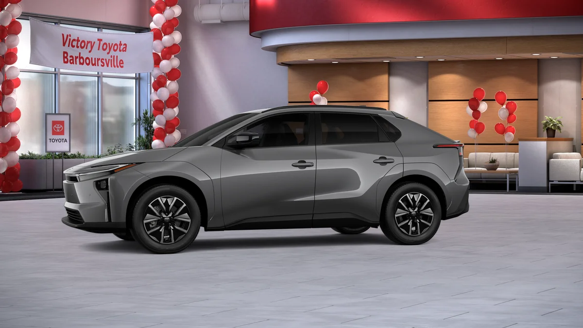 Certified Used 2026  Toyota XLE image 38