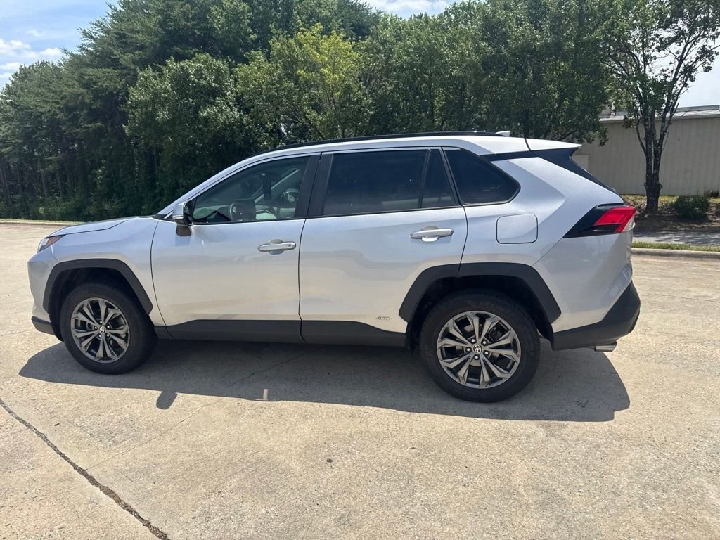Used 2023 Silver Toyota XLE Premium image 13