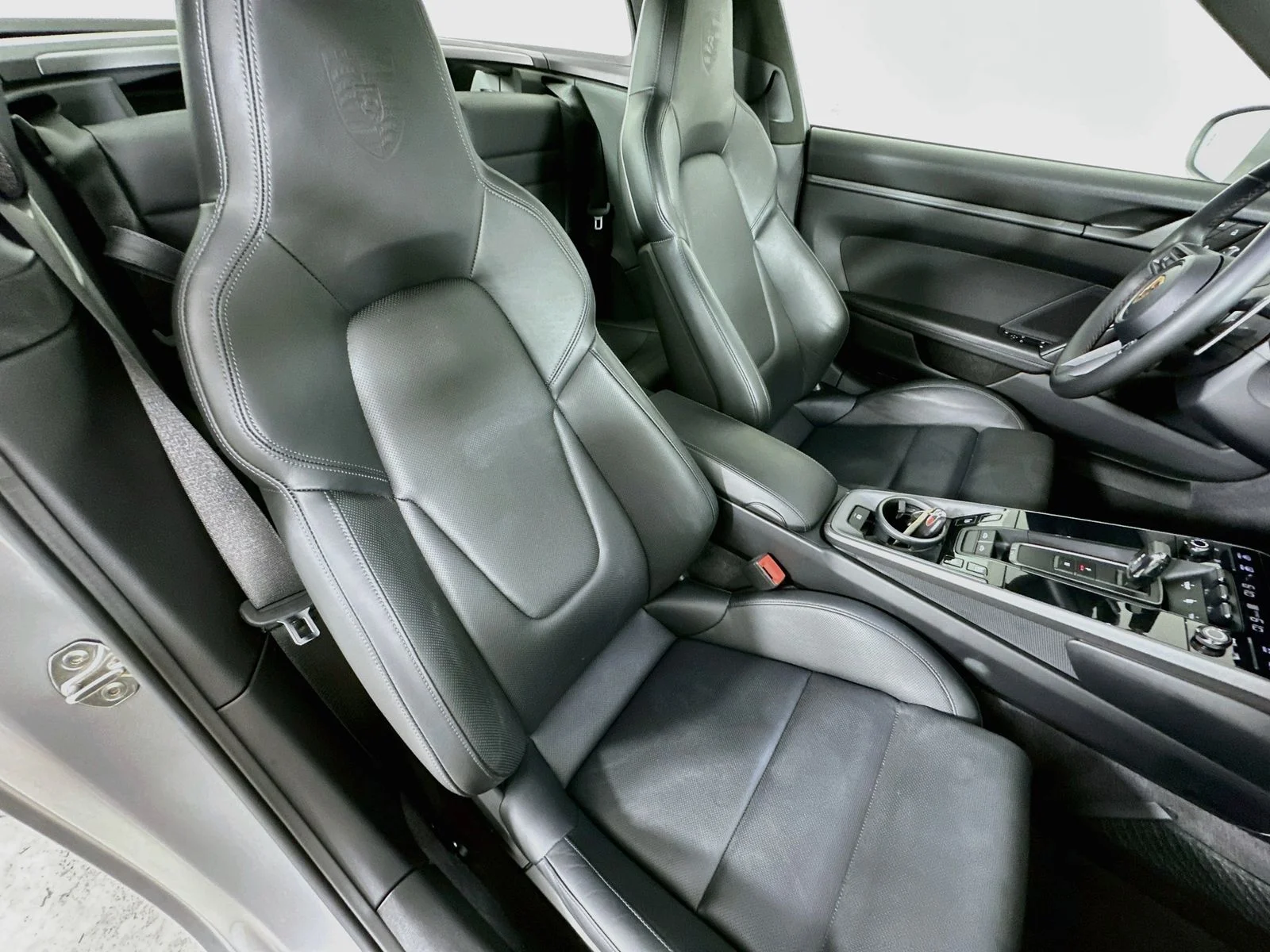 Used 2022  Porsche  image 42