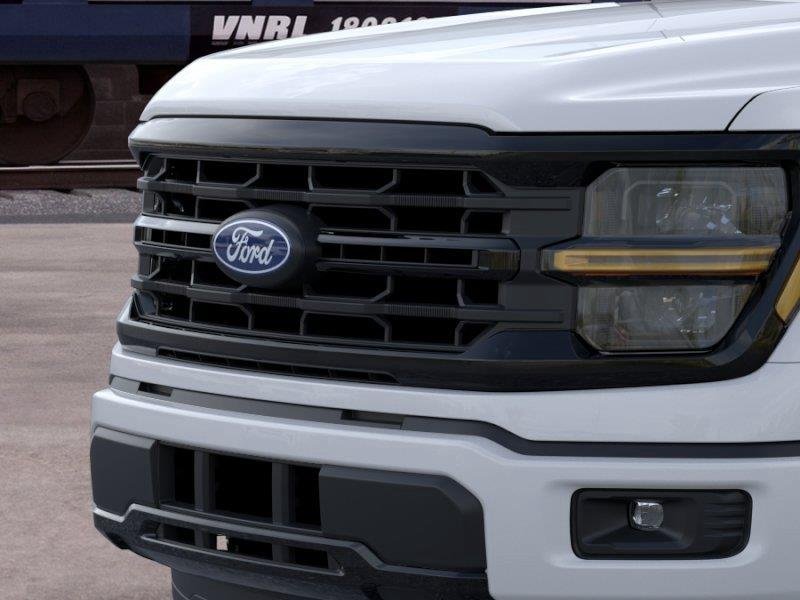New 2026 Oxford White Ford XLT image 17