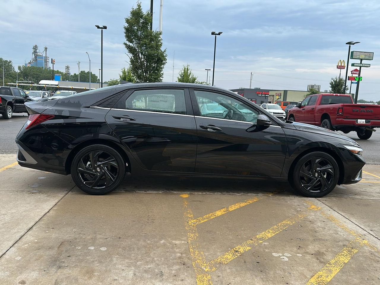 New 2026 Abyss Black Hyundai SEL Sport image 4