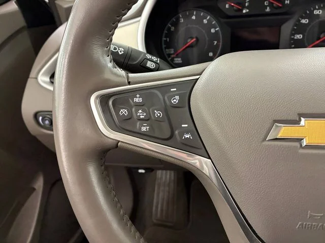 Used 2022 Gray Chevrolet LT image 23