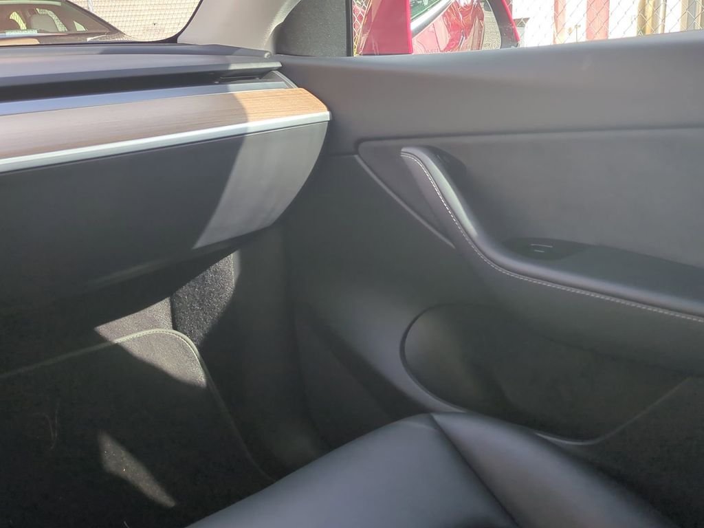 2021 Tesla Model Y Long Range - Photo 20