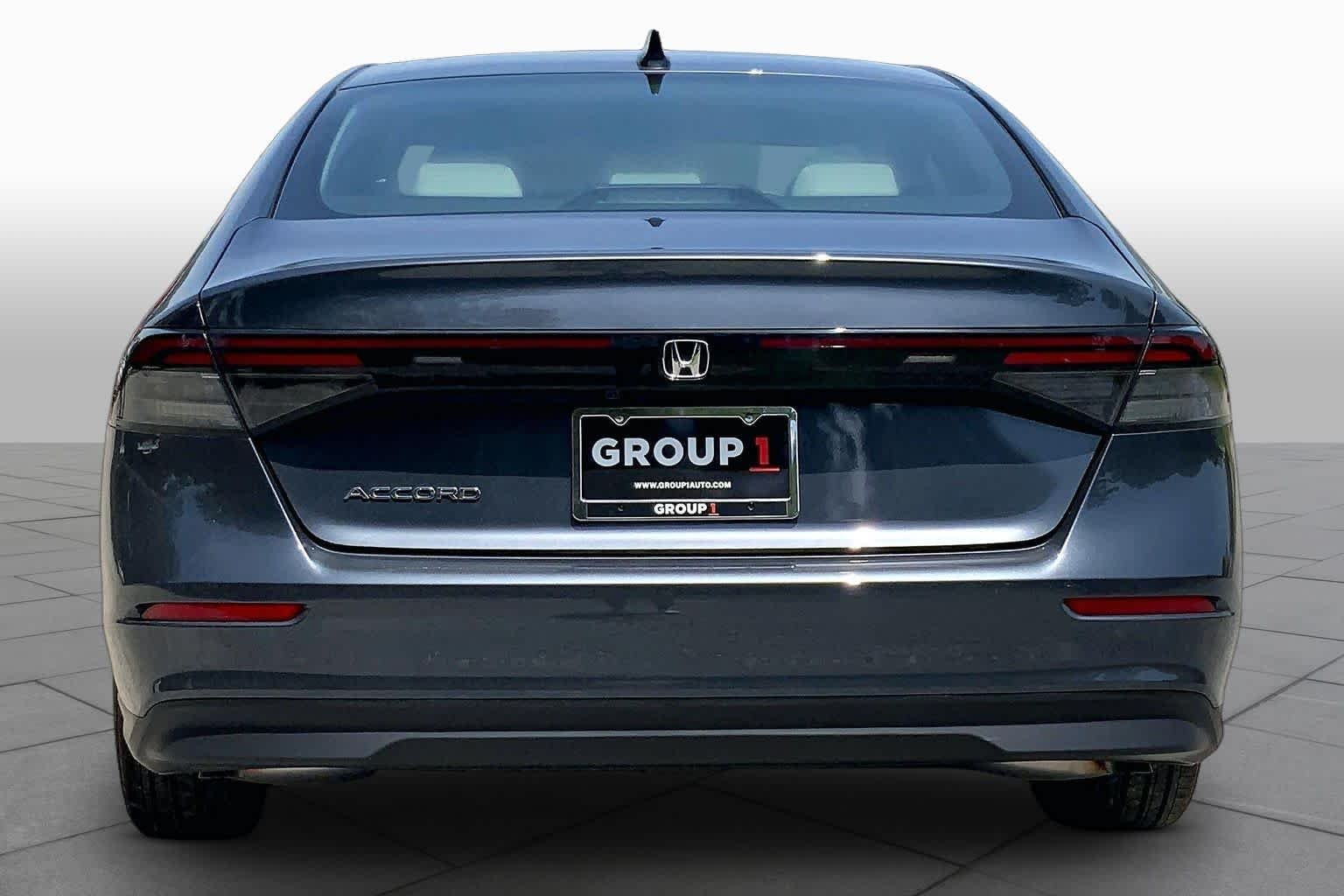 New 2026 Meteorite Gray Metallic Honda SE image 4
