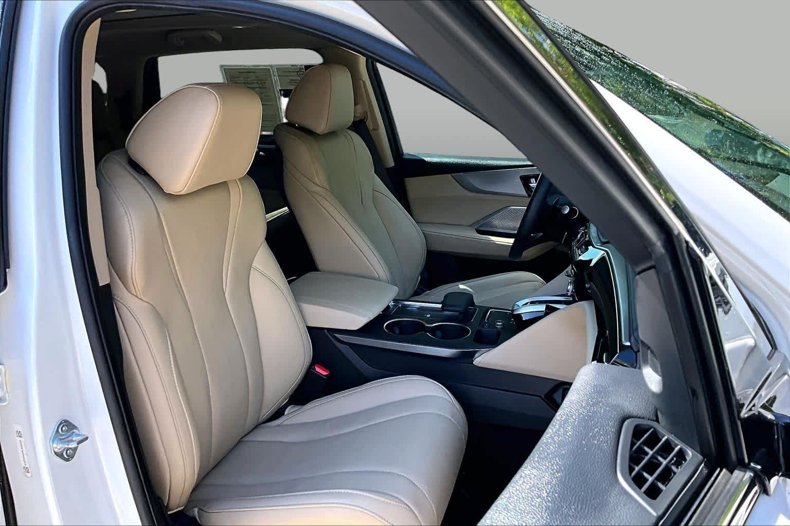 Used 2024 Platinum White Pearl Acura w/Technology Package image 9