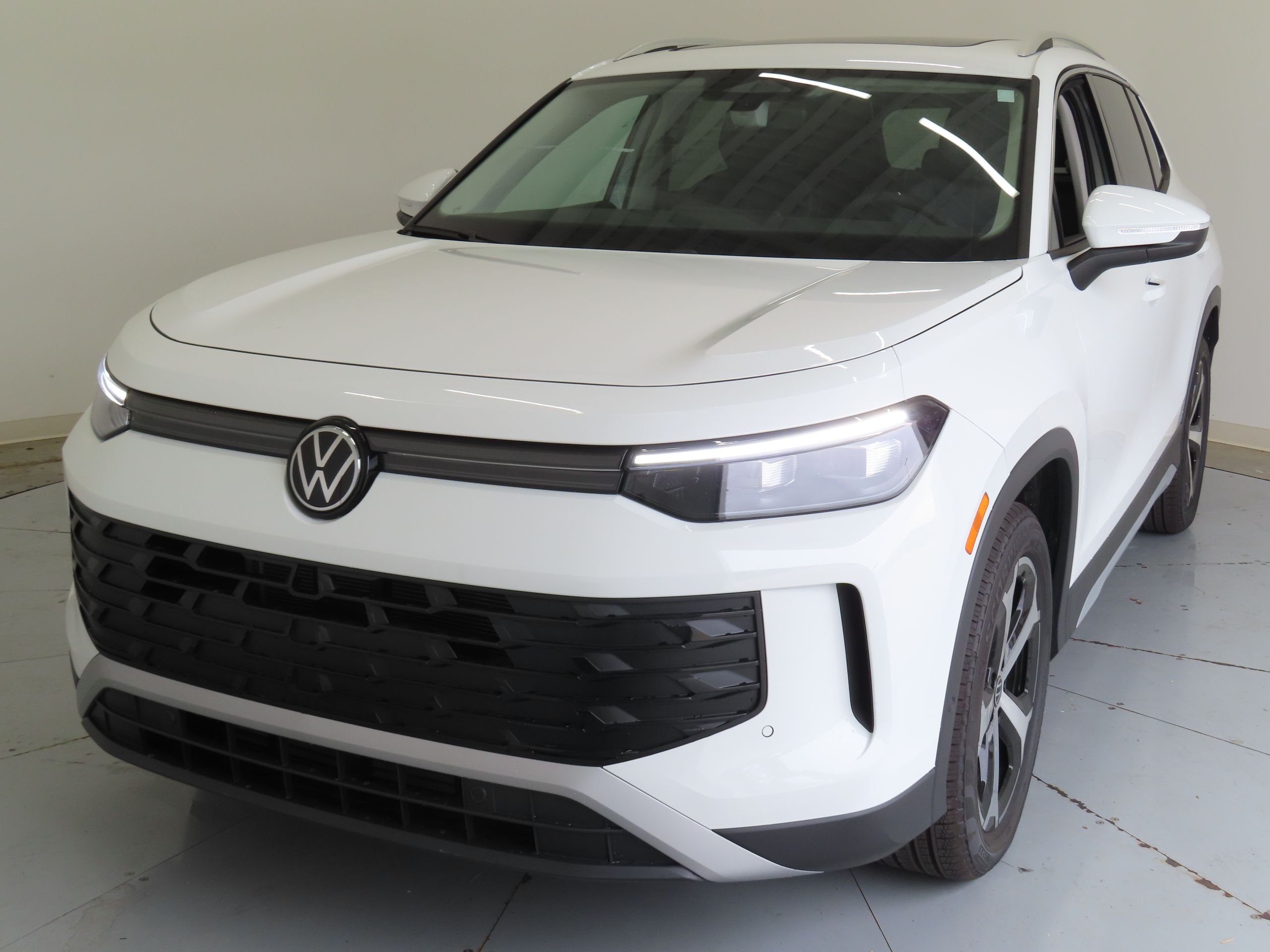 New 2026 White Volkswagen 2.0T SE image 8