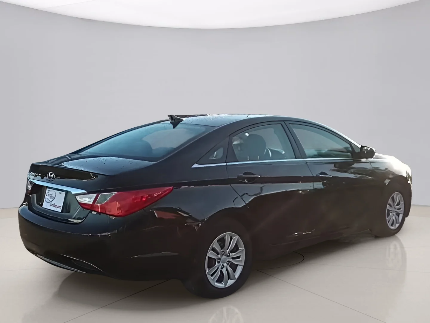 Used 2011 Black Hyundai GLS image 7