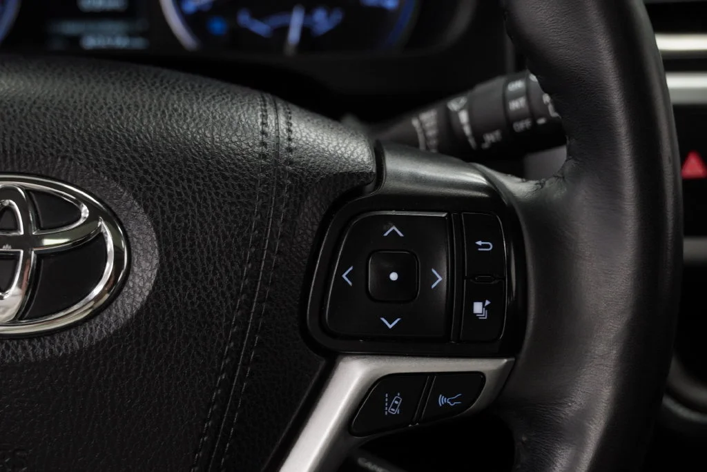 Used 2019 Blue Toyota XLE image 32