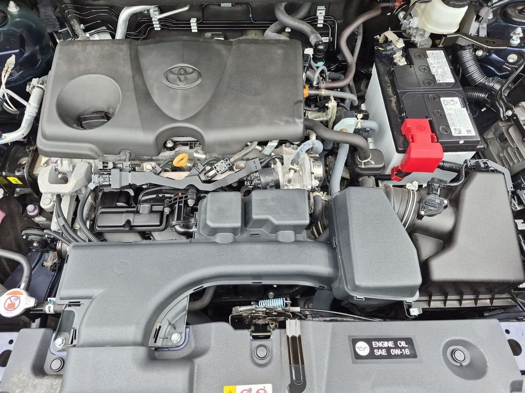 Used 2023  Toyota XLE Premium image 32