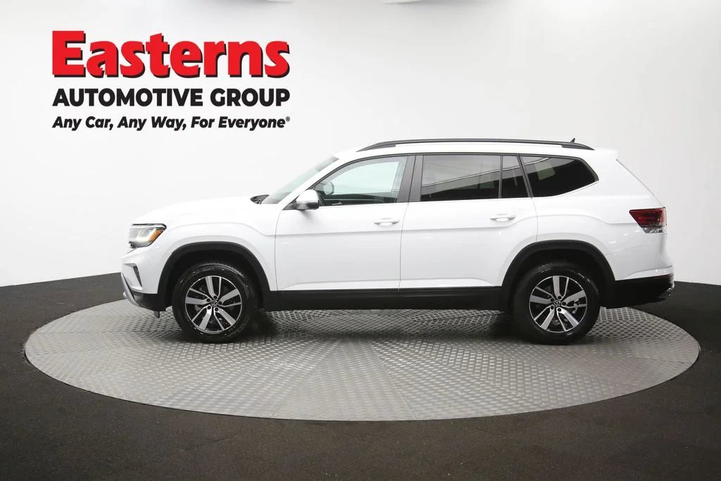 Used 2022 White Volkswagen 2.0T SE image 60