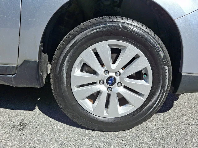 Used 2019 Silver Subaru 2.5i image 13