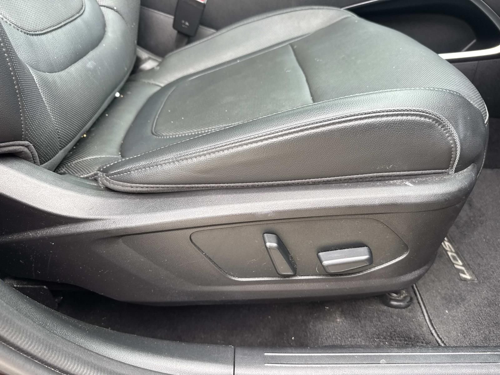 Used 2022 Black Hyundai Limited image 12