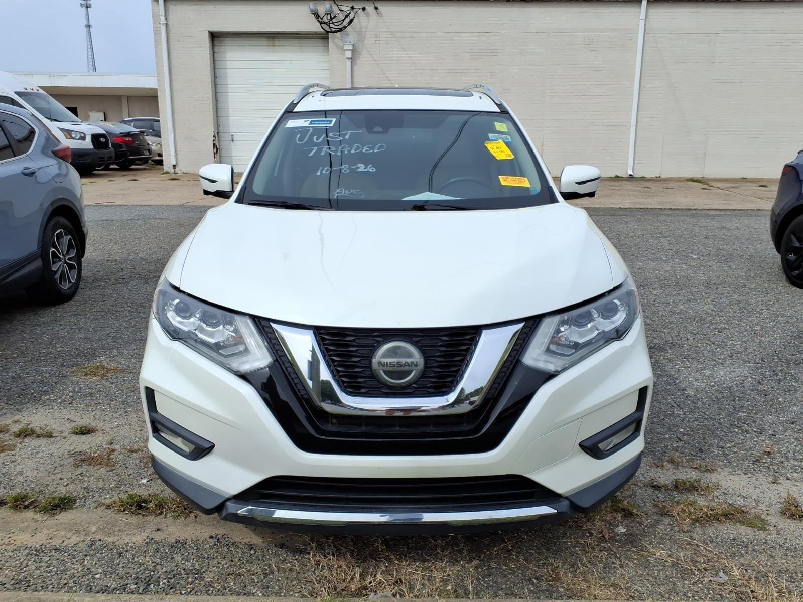 Used 2020 Pearl White Tricoat Nissan SL image 2