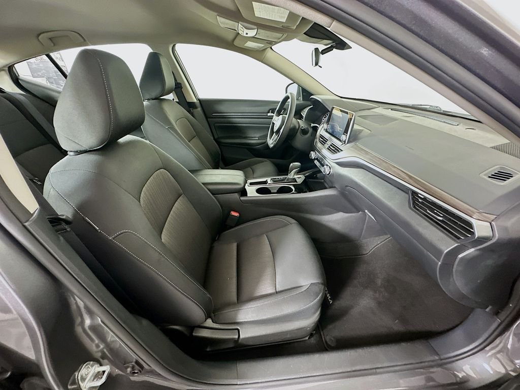 Used 2024 Gun Metallic Nissan 2.5 SV image 26