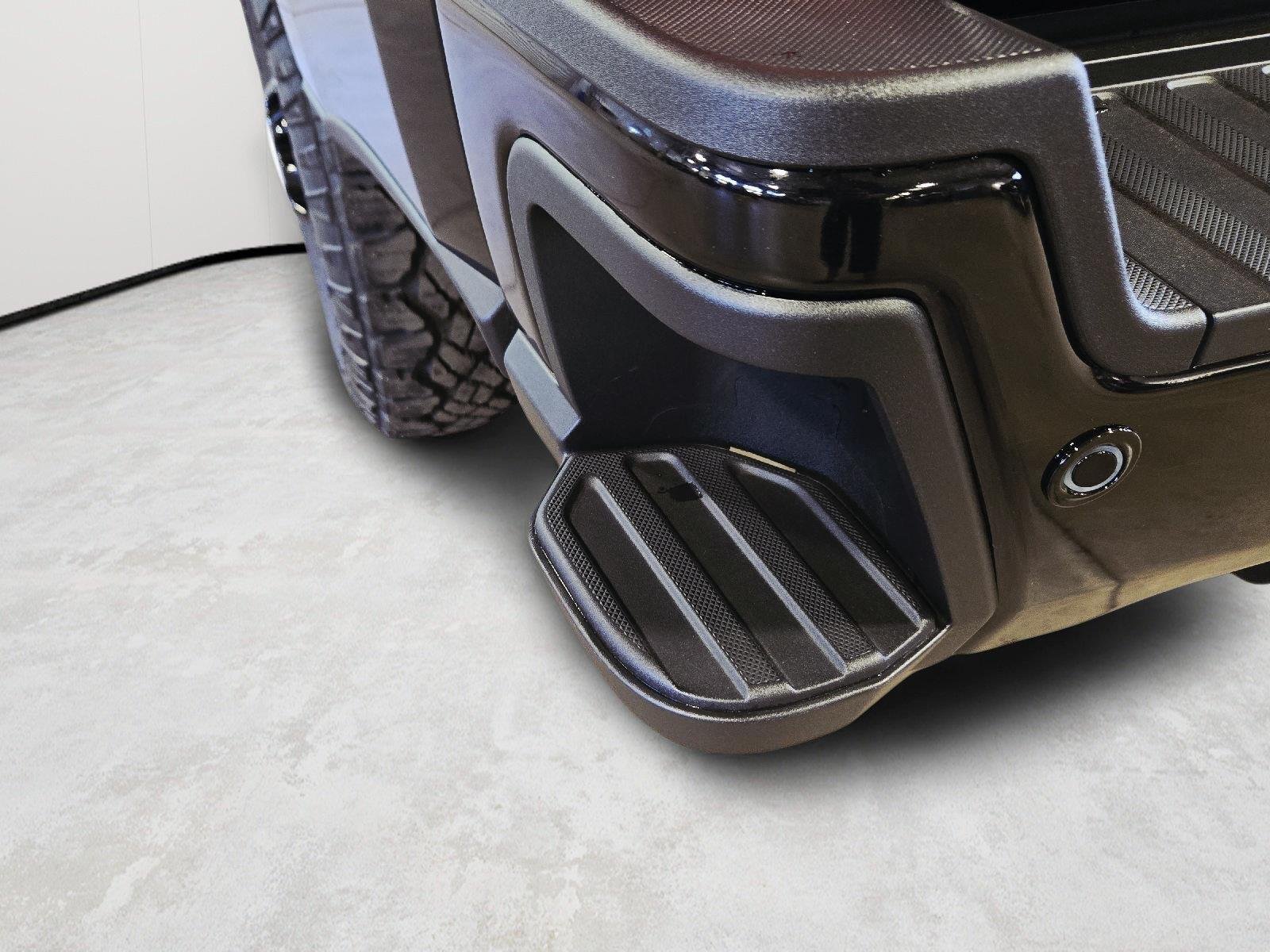 New 2026 Agate Black Metallic Ford F-250® Lariat® image 24