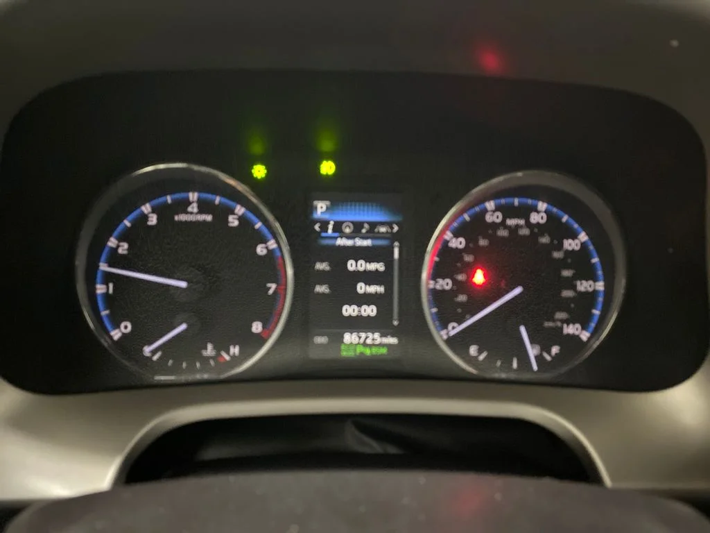 Used 2017 White Toyota Platinum image 20
