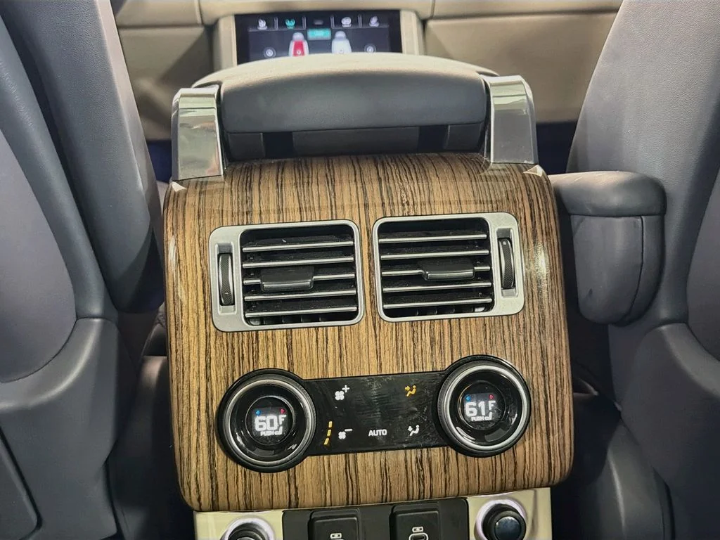Used 2022 White Land Rover Westminster image 27