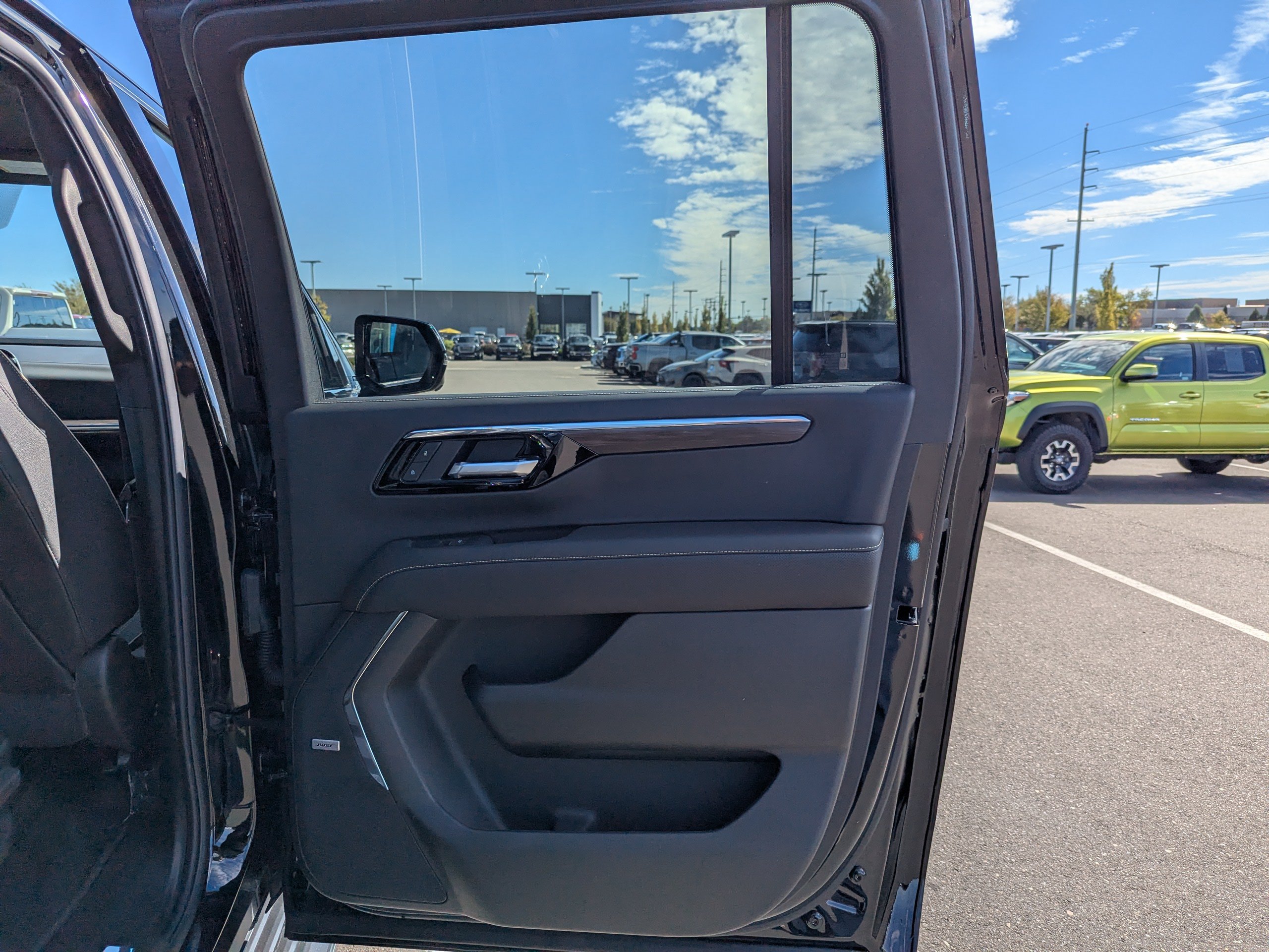 2026 Chevrolet Suburban Premier - Photo 41