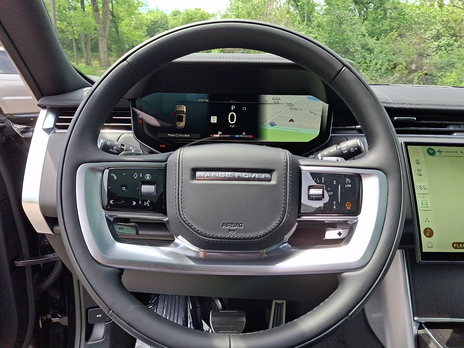 New 2026 Santorini Black Land Rover P400 SE 7 Seat image 17