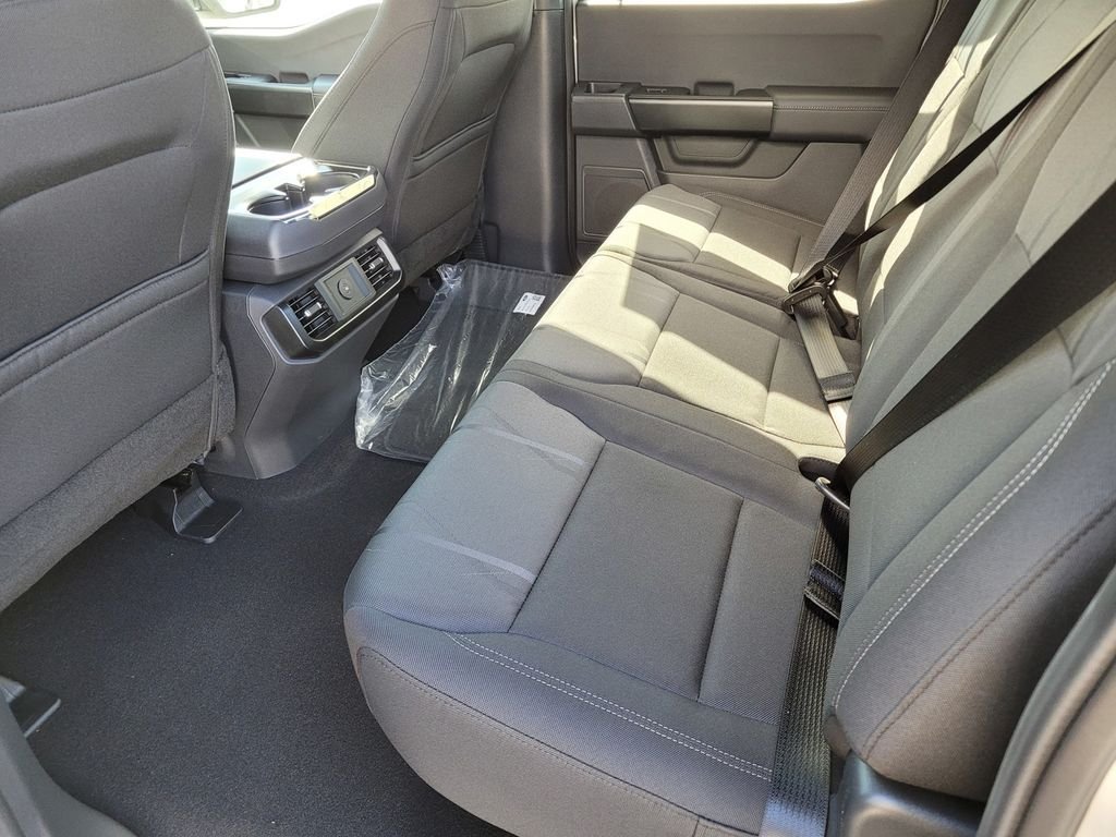 New 2026 Oxford White Ford XLT image 6