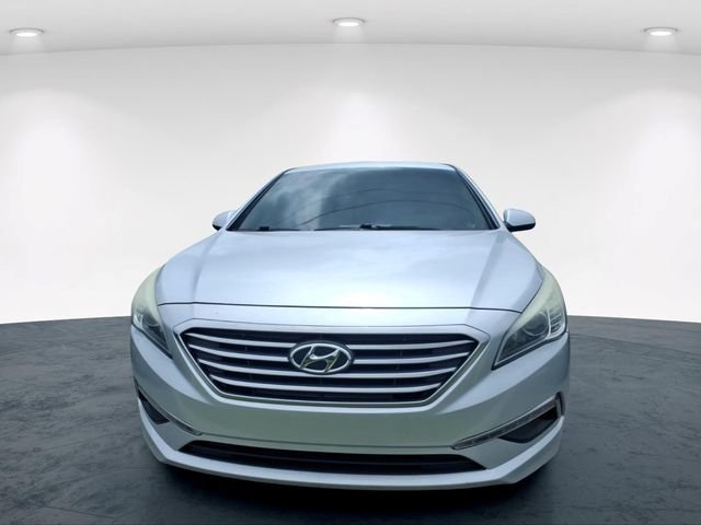 Used 2015 Silver Hyundai SE image 6