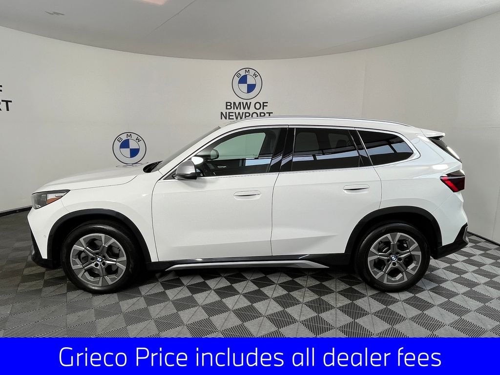 Used 2024 White BMW xDrive28i image 11