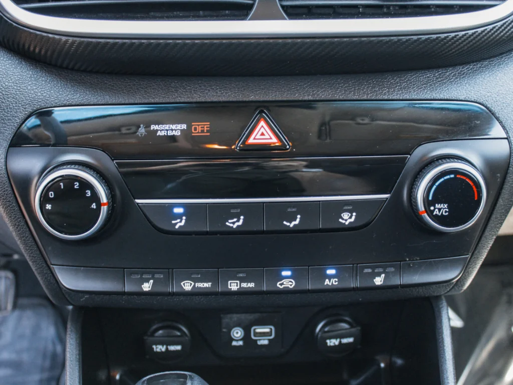 Used 2019 Dusk Blue Hyundai Value image 18