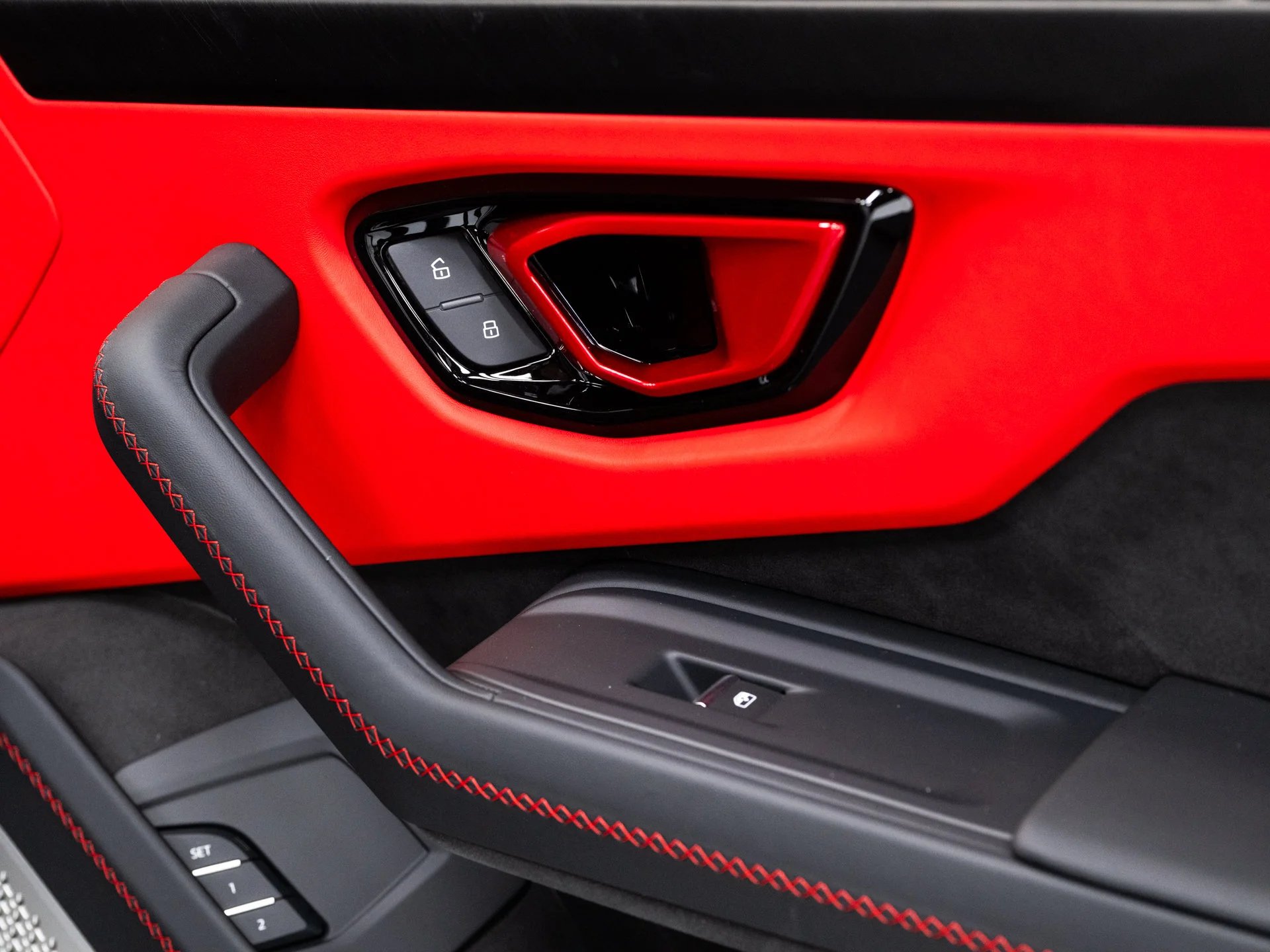 Used 2025  Lamborghini SE image 60
