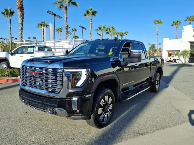 Used 2025 Onyx Black GMC Denali image 8