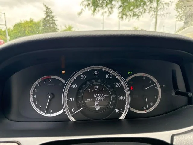 Used 2015 Gray Honda EX-L image 24