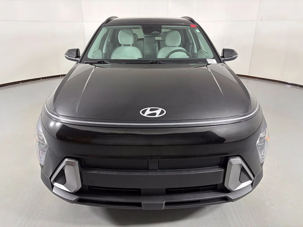 Used 2024 Black Hyundai SEL image 3