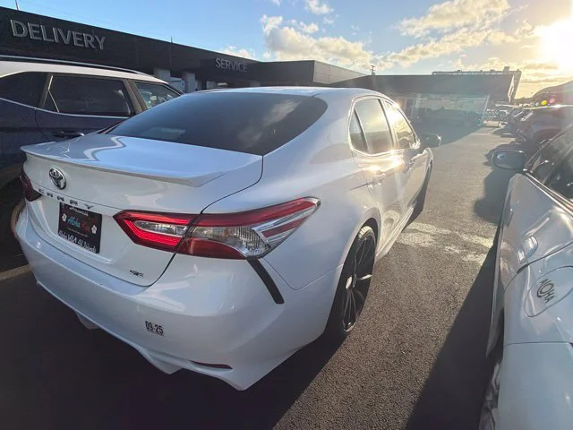 Used 2018 White Toyota SE image 6
