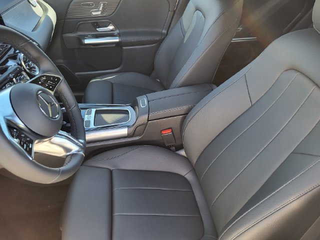 New 2026 Polar White Mercedes-Benz GLA 250 image 8
