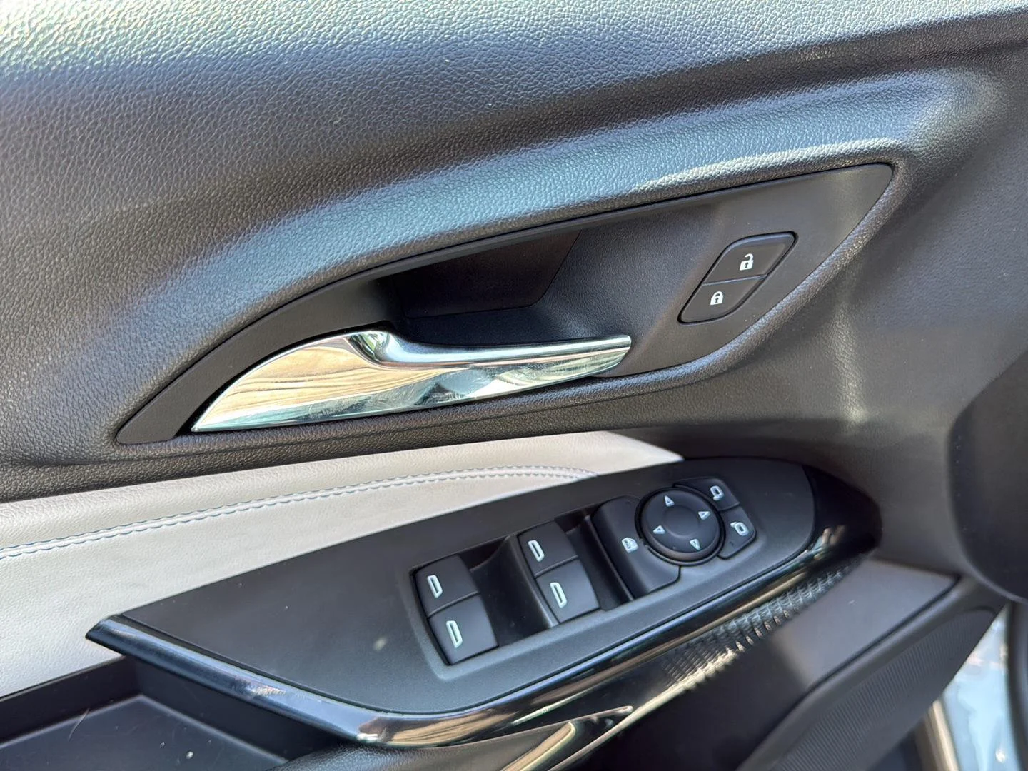 Used 2025 Sterling Gray Metallic Chevrolet LT image 21